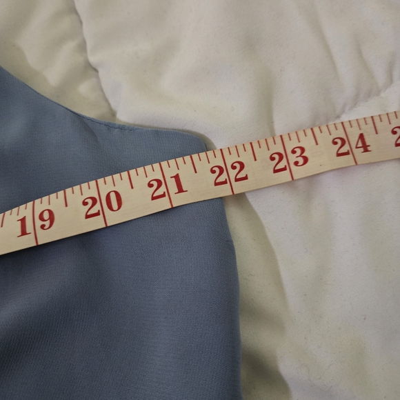 Covington Women's Light Blue V-Neck Sleeveless Blouse - Picture 7 of 9